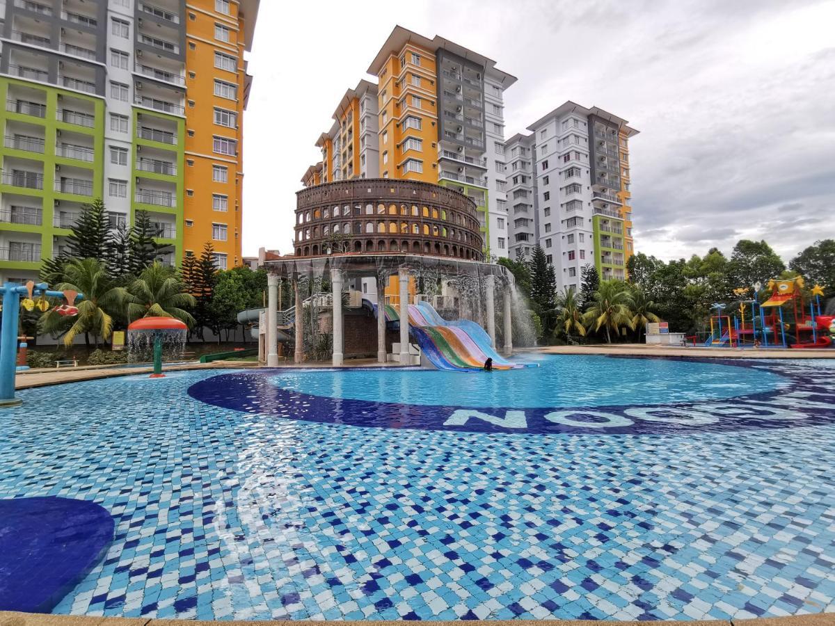 B - Lagoon Water Themepark Suite Melaka Town Екстер'єр фото
