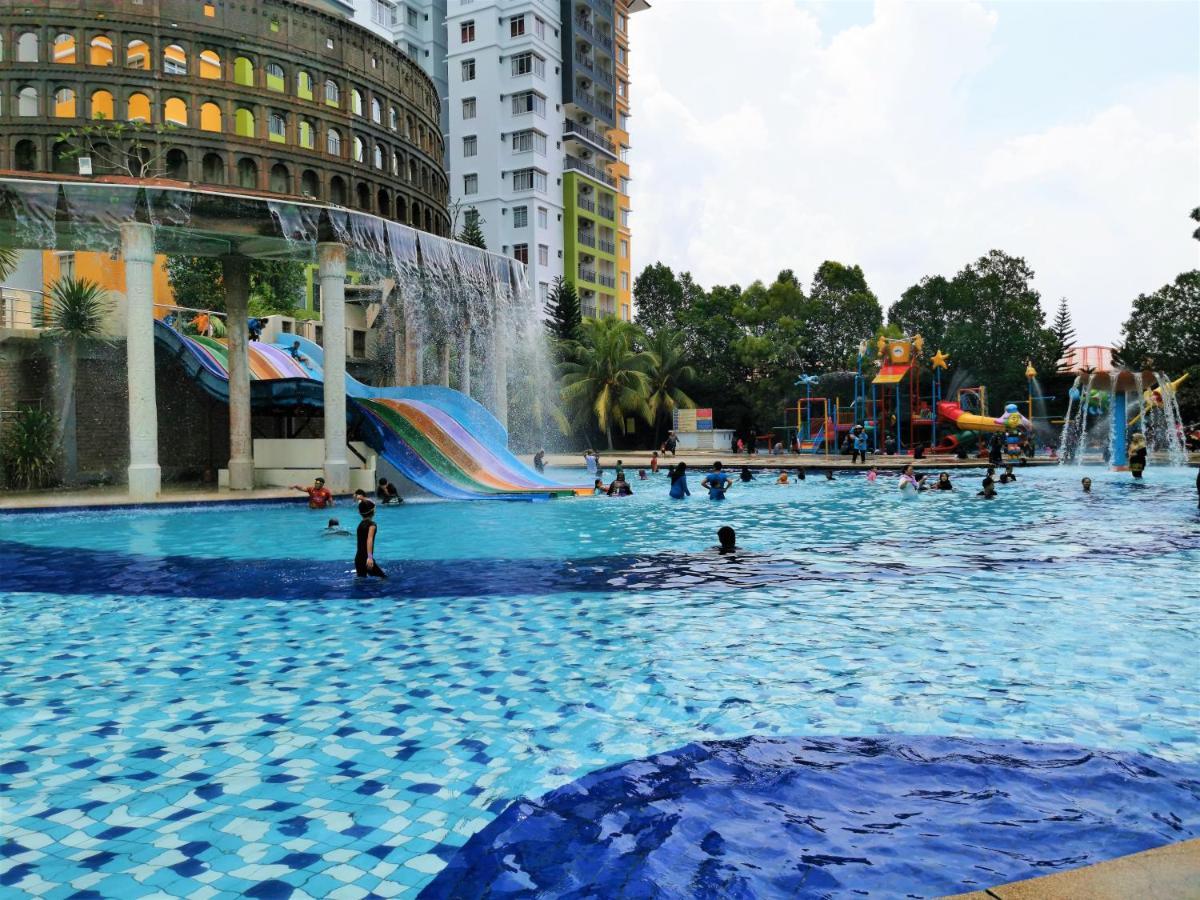B - Lagoon Water Themepark Suite Melaka Town Екстер'єр фото