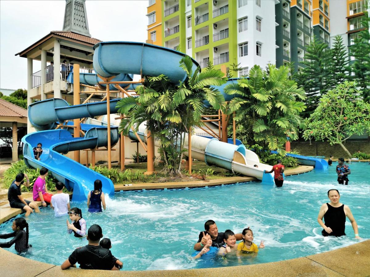 B - Lagoon Water Themepark Suite Melaka Town Екстер'єр фото
