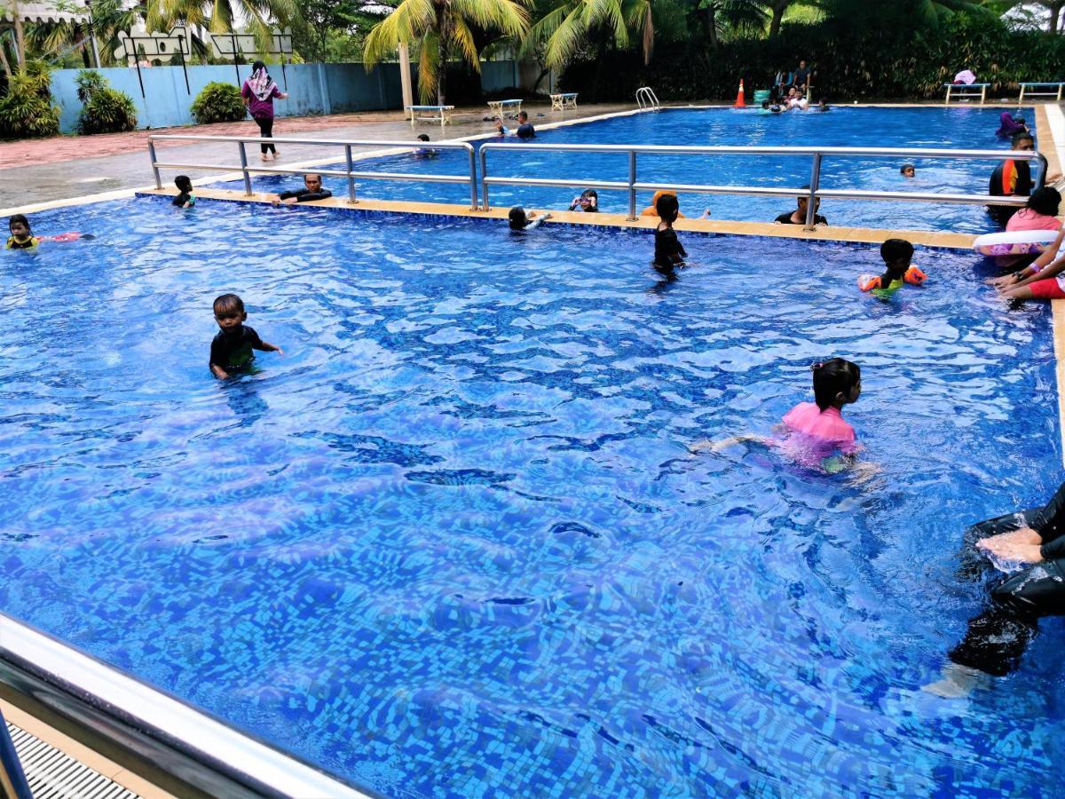 B - Lagoon Water Themepark Suite Melaka Town Екстер'єр фото
