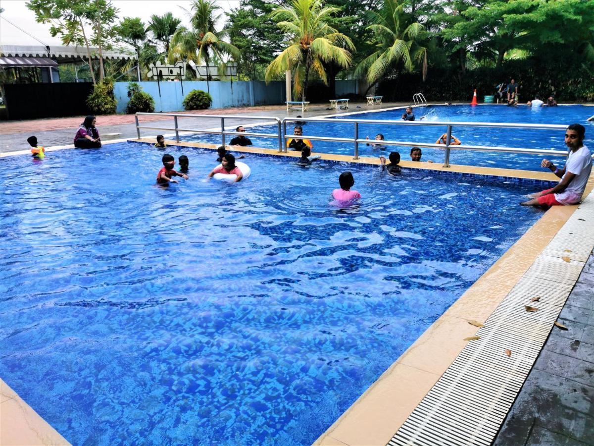 B - Lagoon Water Themepark Suite Melaka Town Екстер'єр фото