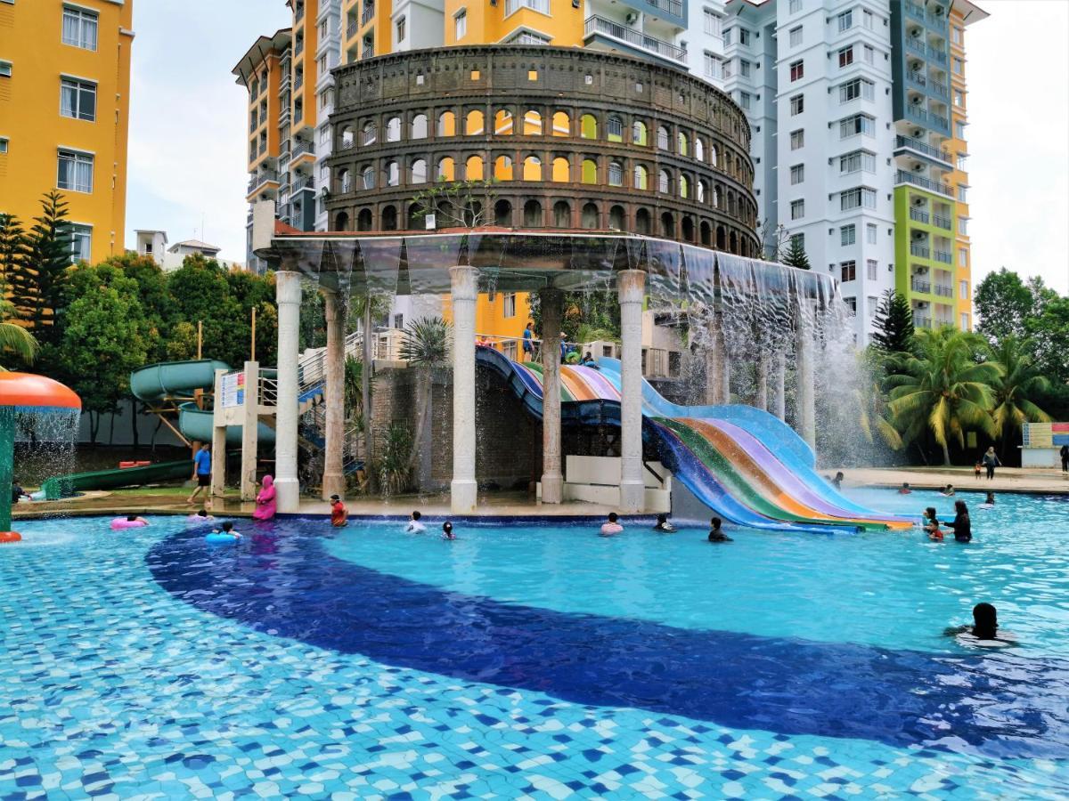 B - Lagoon Water Themepark Suite Melaka Town Екстер'єр фото