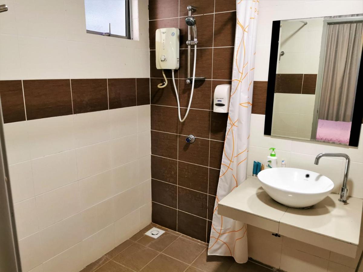 B - Lagoon Water Themepark Suite Melaka Town Екстер'єр фото