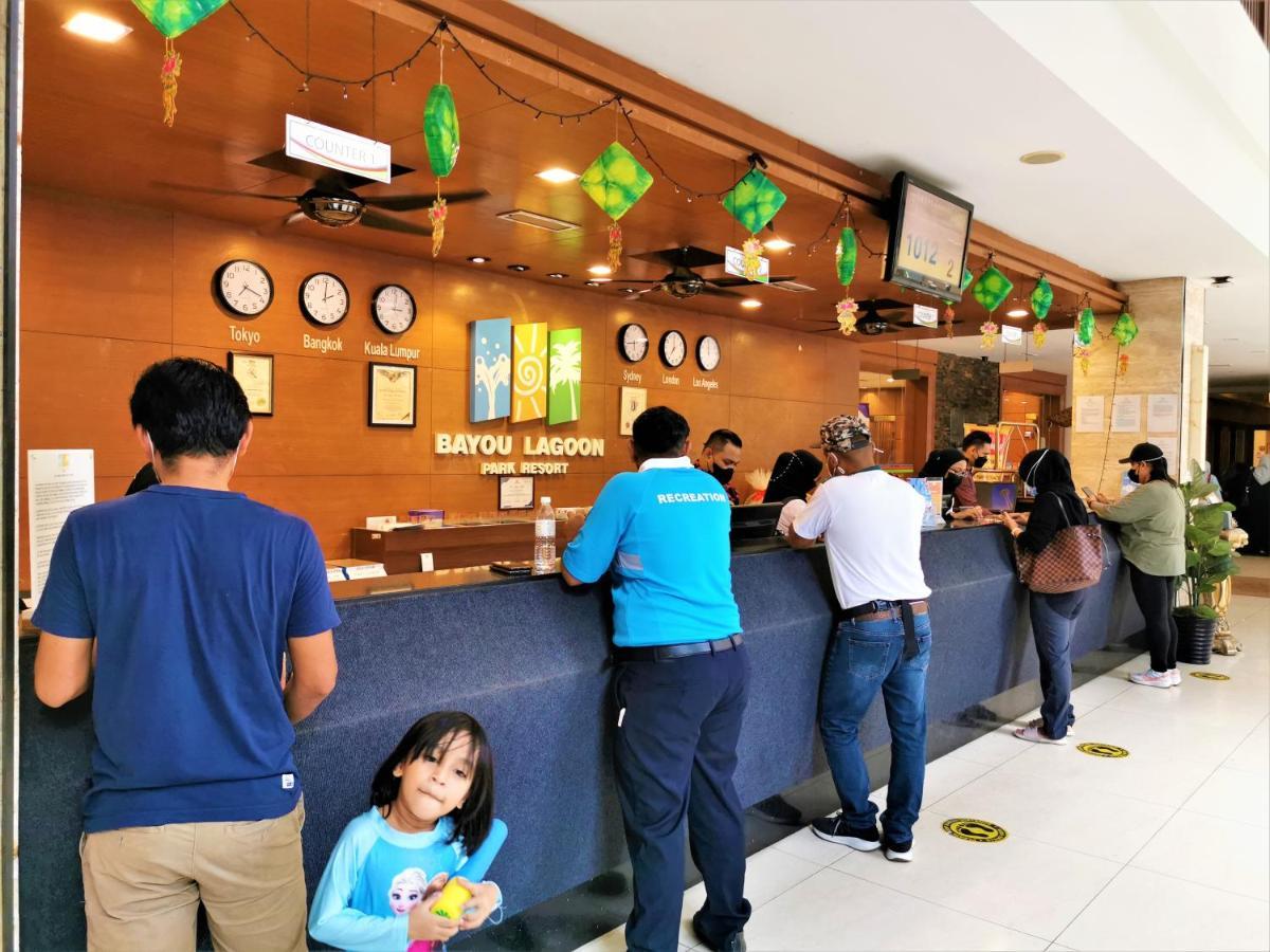 B - Lagoon Water Themepark Suite Melaka Town Екстер'єр фото