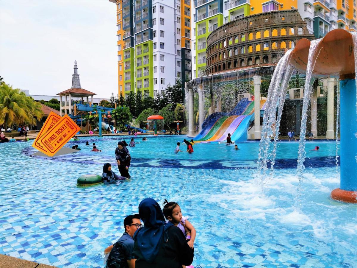 B - Lagoon Water Themepark Suite Melaka Town Екстер'єр фото