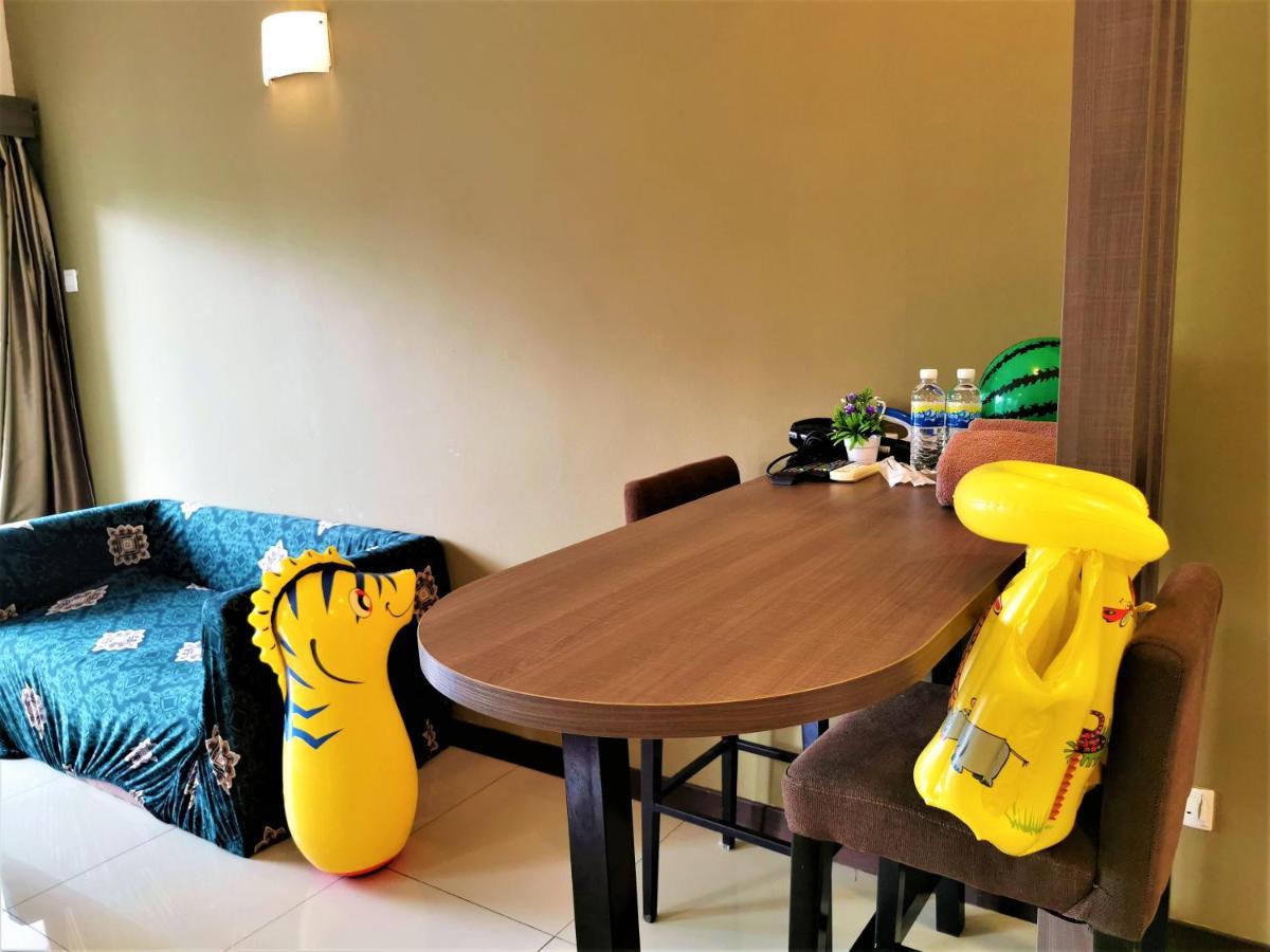 B - Lagoon Water Themepark Suite Melaka Town Екстер'єр фото